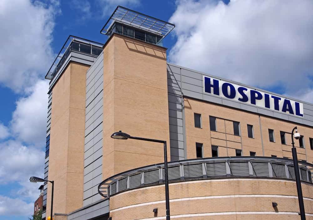 Hospital building with the work 'Hospital' written on the side